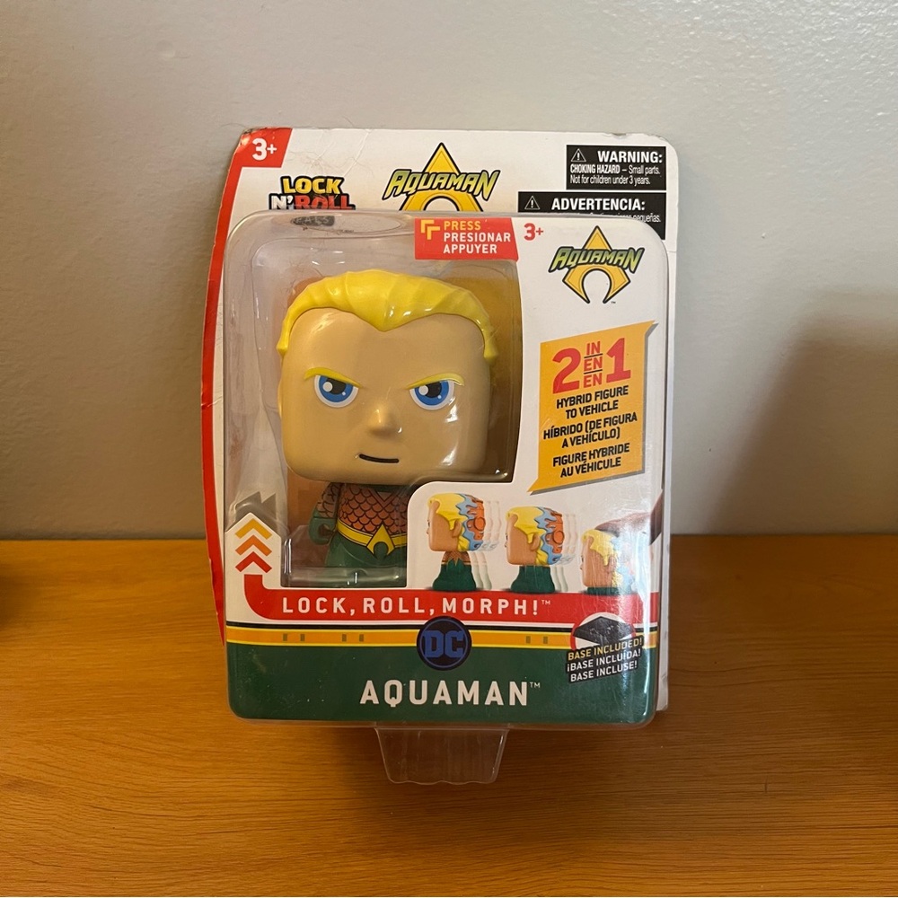 ✨NEW✨ Aquaman Lock n Roll Pal